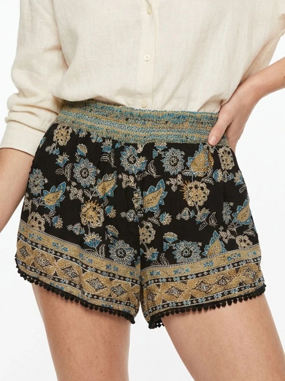 BLUE RAIN | NEW Smocked Waist Floral Print Black Boho Shorts Women’s Size Large